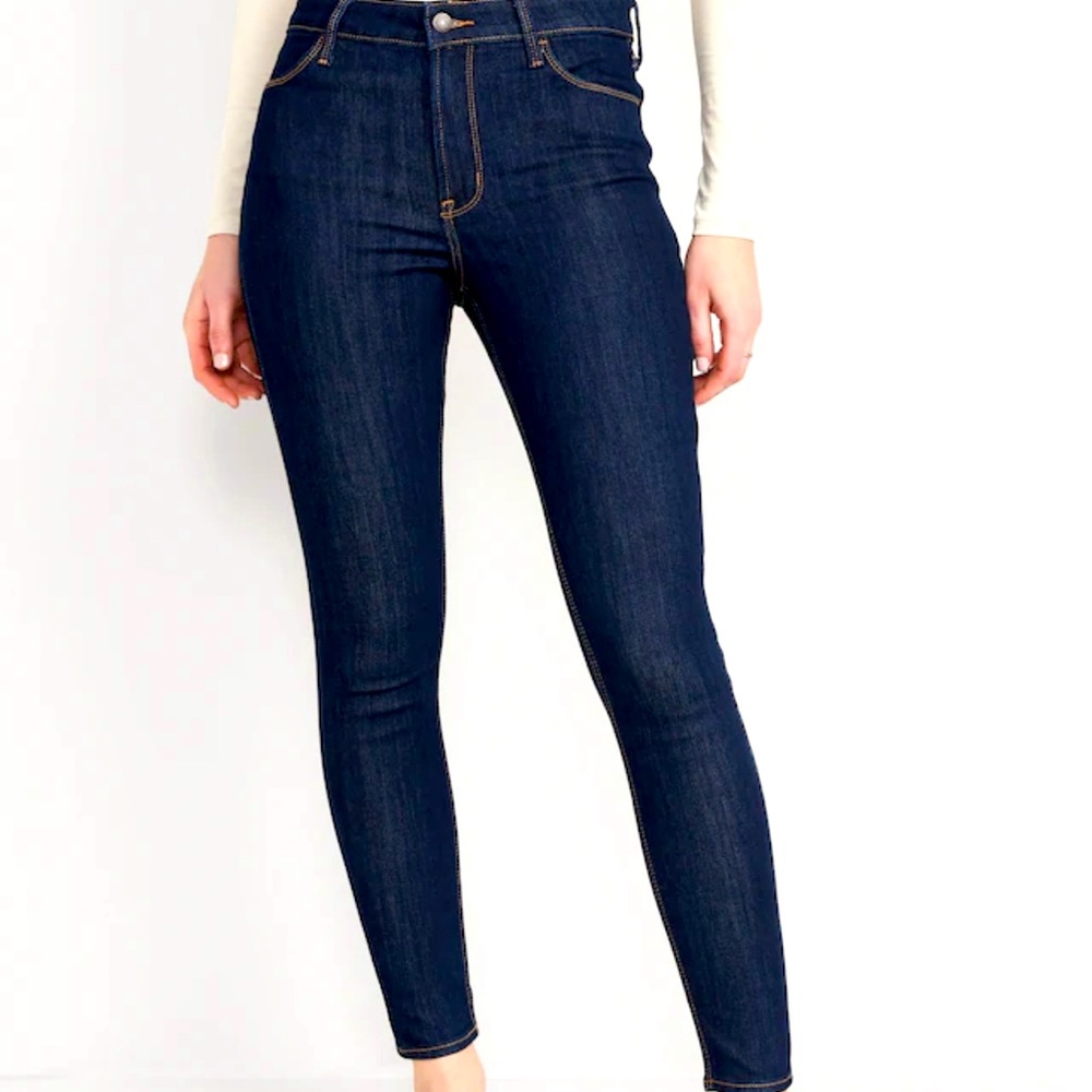 Bluenotes jeans BNWOT in dark wash!